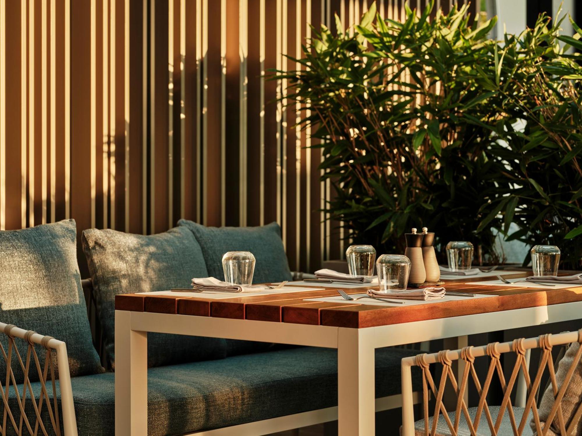 Crowne Plaza Sofia By Ihg Hotell Eksteriør bilde