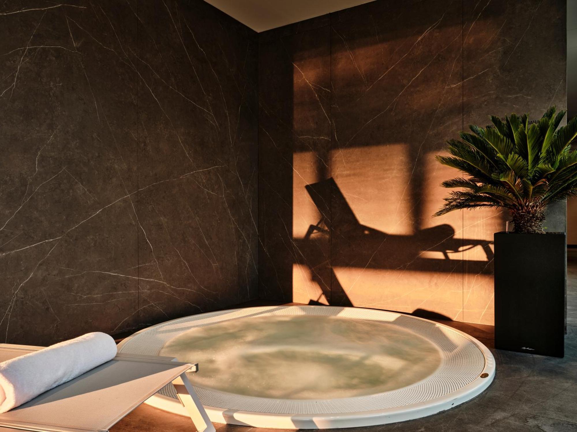 Crowne Plaza Sofia By Ihg Hotell Eksteriør bilde
