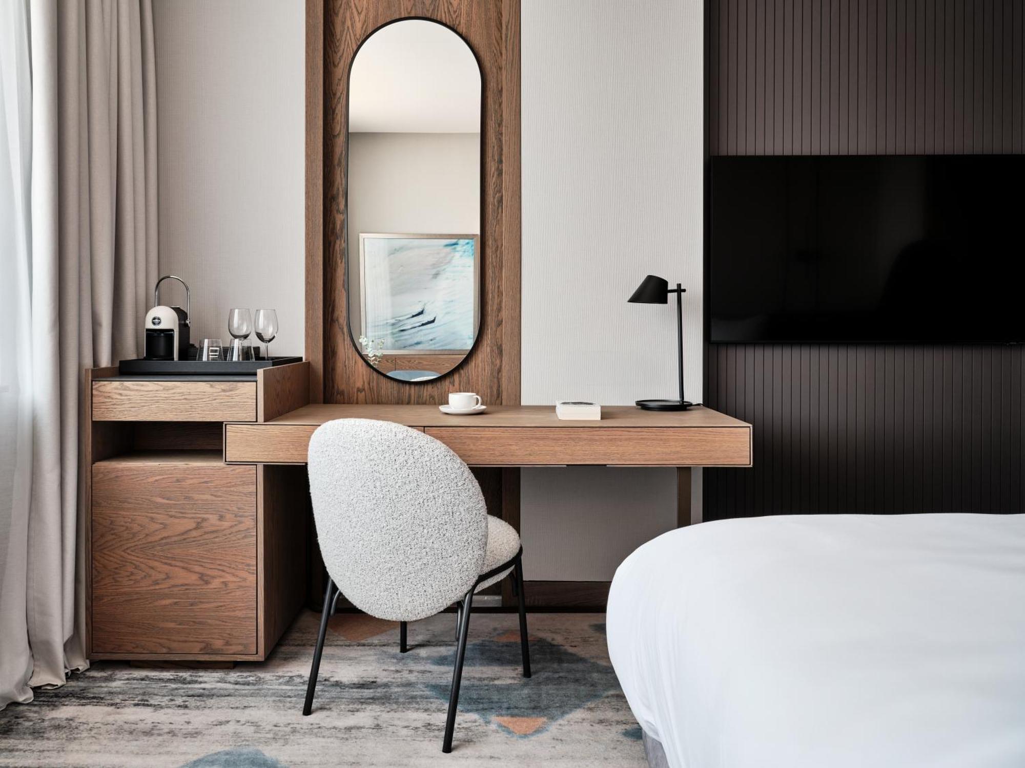Crowne Plaza Sofia By Ihg Hotell Eksteriør bilde